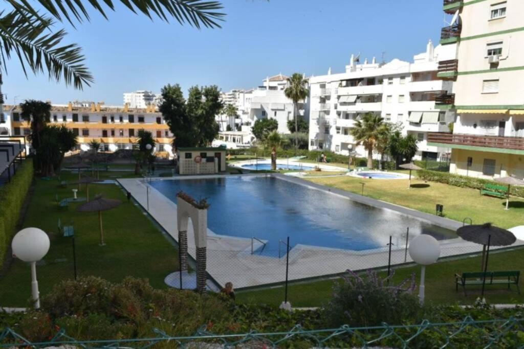 Modern Studio Near Beach. Sea, Pool And Wi-Fi Benalmadena Luaran gambar