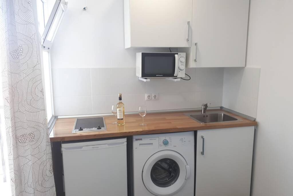 Modern Studio Near Beach. Sea, Pool And Wi-Fi Benalmadena Luaran gambar