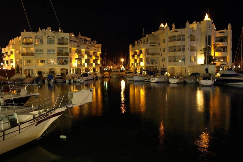 Modern Studio Near Beach. Sea, Pool And Wi-Fi Benalmadena Luaran gambar