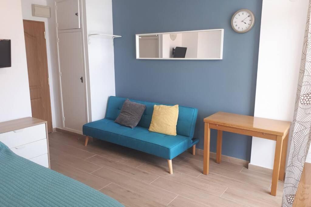 Modern Studio Near Beach. Sea, Pool And Wi-Fi Benalmadena Luaran gambar