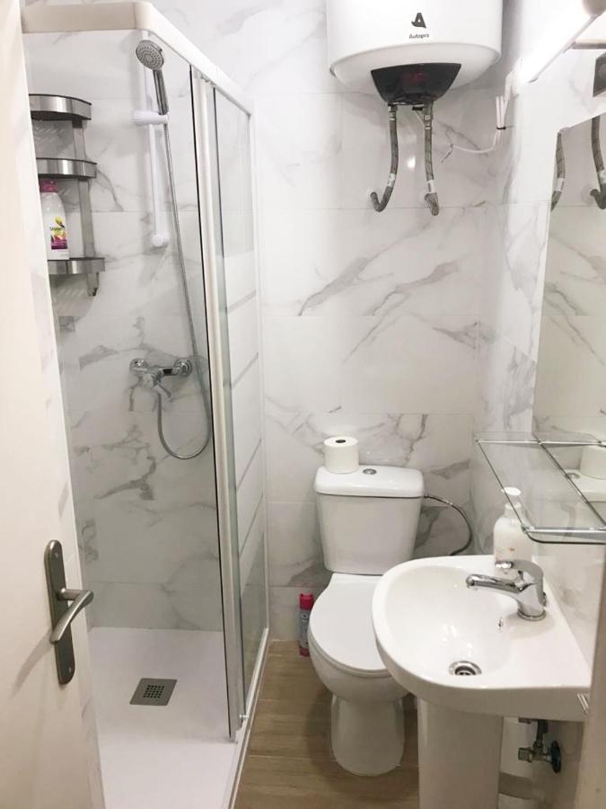 Modern Studio Near Beach. Sea, Pool And Wi-Fi Benalmadena Luaran gambar